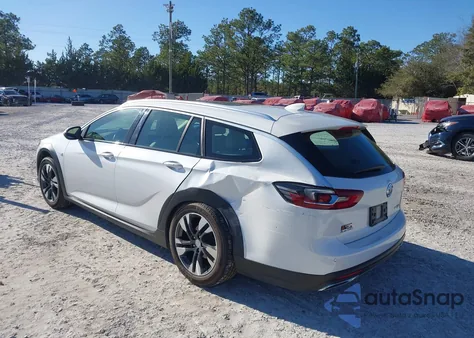 2018 Buick Regal Tourx Essence from USA, damaged, VIN W04GV8SX7J1147138